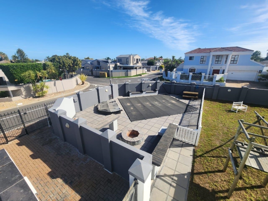 To Let 4 Bedroom Property for Rent in Parklands Western Cape